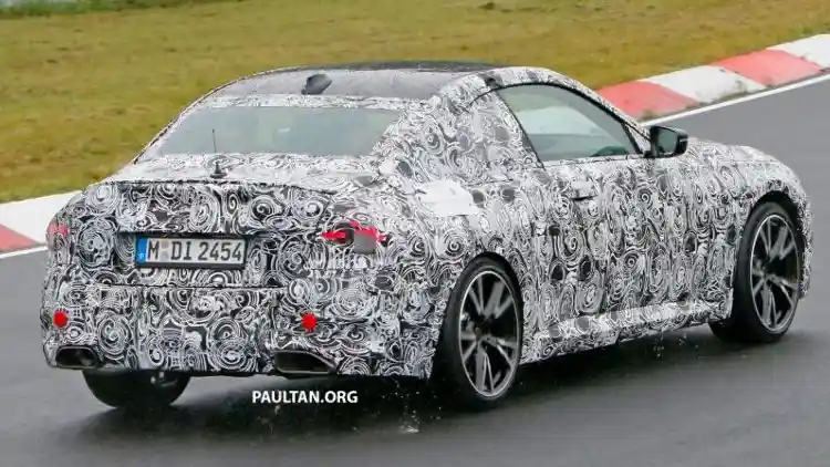 Foto - SPY SHOT: BMW M2 Generasi Terbaru Dengan Kamuflase Lebih Ringan