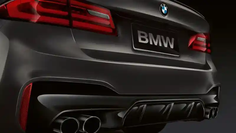 Foto - Melihat Spek Mentereng BMW M5 Seharga RP 5 M