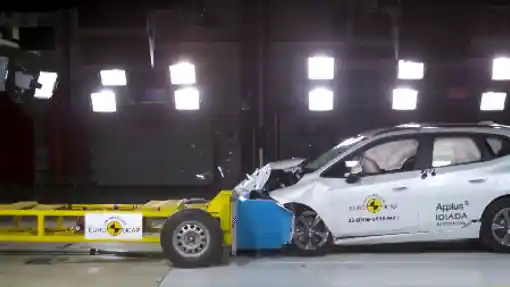 Foto - VIDEO: Crash Test BMW Seri-2 Active Tourer (Euro NCAP)