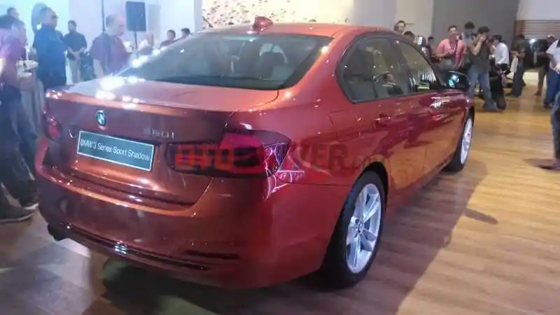 Foto - BMW Seri-3 Varian Terakhir Harganya Mulai Dari RP 759 Juta