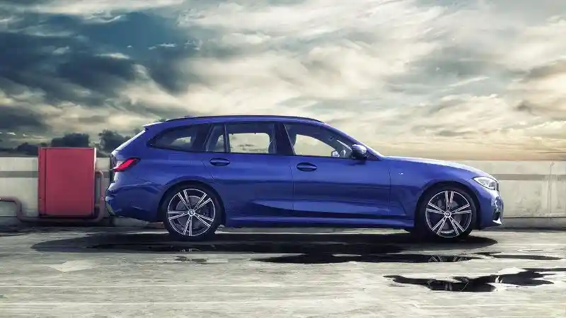 Foto - Beli Seri-3 Touring Bisa Dapat Voucher Bensin RP 20 Juta!