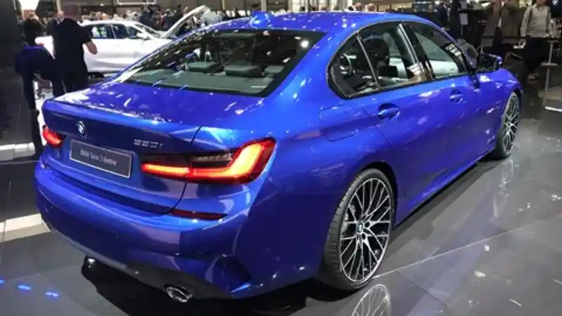 Foto - Selamat Datang BMW Seri-3 Generasi Terbaru!