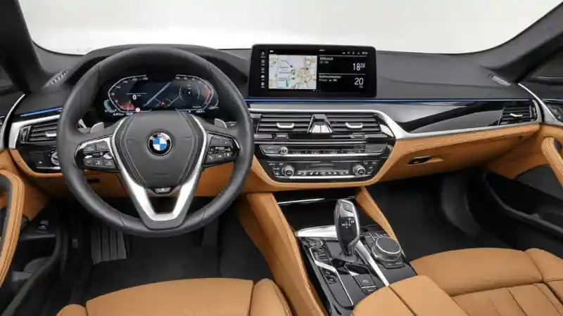 Foto - Tetap 2.000 CC, BMW Seri-5 Sedikit Bersolek