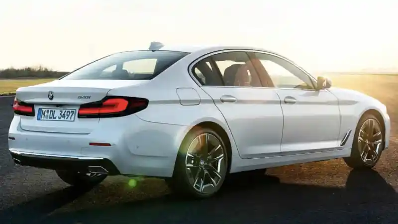 Foto - Tetap 2.000 CC, BMW Seri-5 Sedikit Bersolek