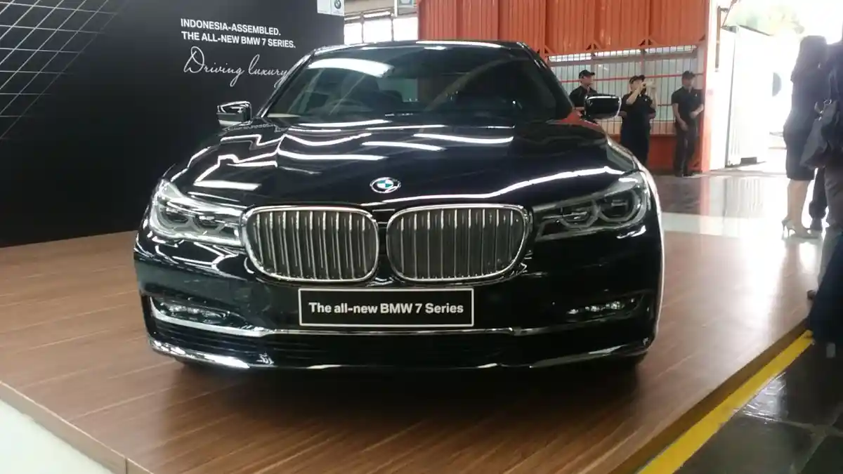Foto - BMW Uji Teknologi Autonomous di Lalulintas Tiongkok