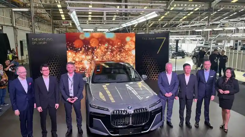 Berita - BMW Seri-7 Generasi Terbaru Resmi Hadir Dan Dibuat Di Indonesia
