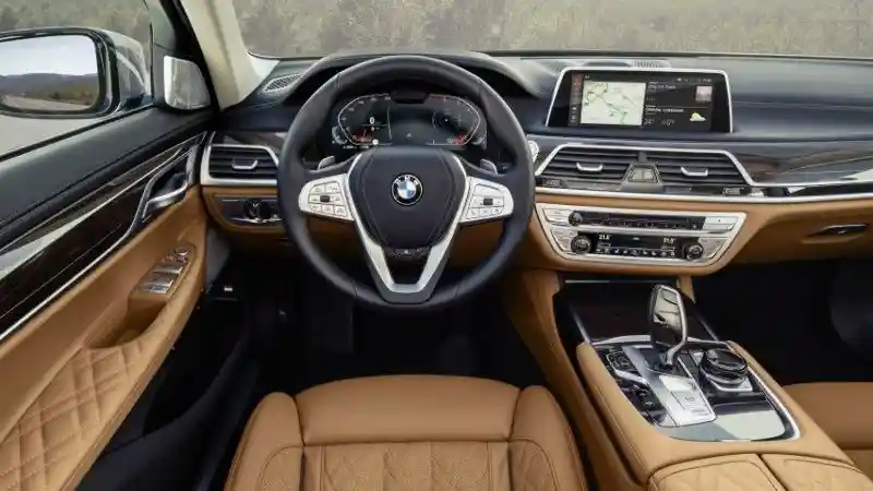 Foto - Apa yang Terjadi Jika Mengucap "Hey BMW" di Dalam Kabin?