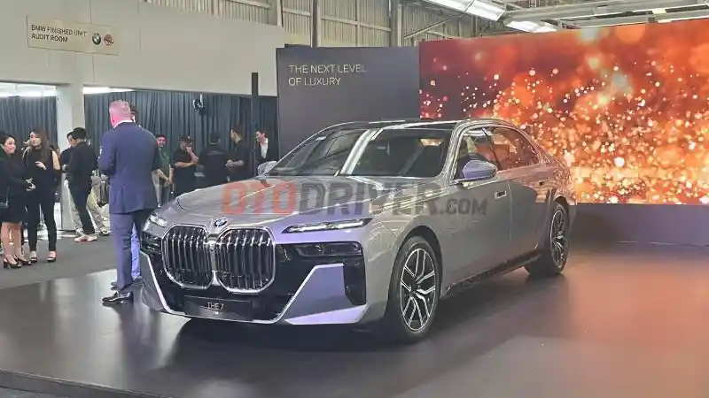 Foto - BMW Seri-7 Generasi Terbaru Resmi Hadir Dan Dibuat Di Indonesia