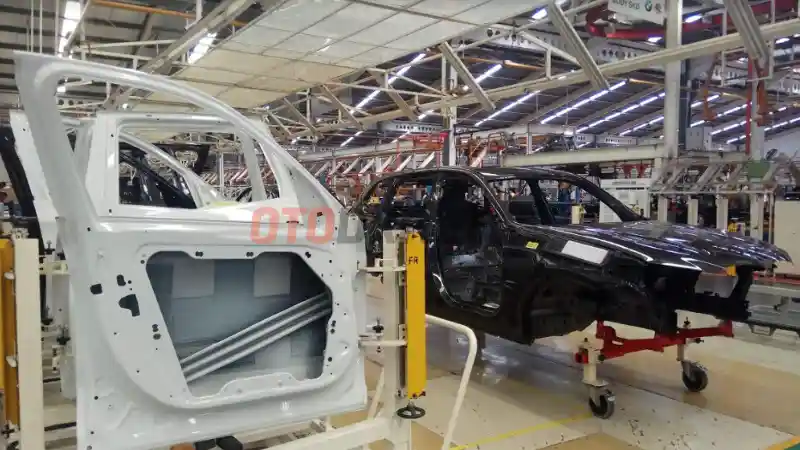 Berita - Paceklik Chip Akan Warnai Perjalanan Indusri Otomotif Dunia Di 2022