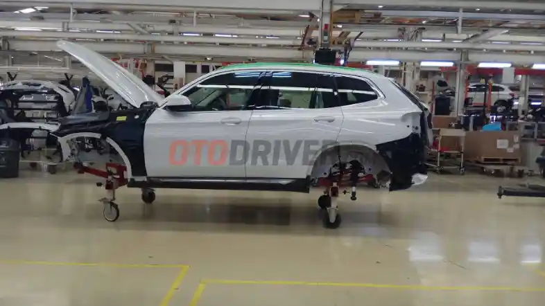Foto - Melihat BMW All New X3 Dirakit di Sunter (20 Foto)