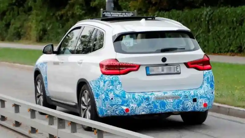 Foto - BMW Mulai Uji Jalan SUV Tanpa Emisi Sedikitpun, Full Elektrik 