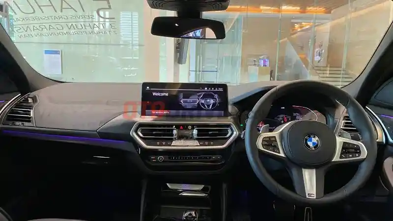 Foto - GALERI: BMW X4 LCI 2022 (19 FOTO)