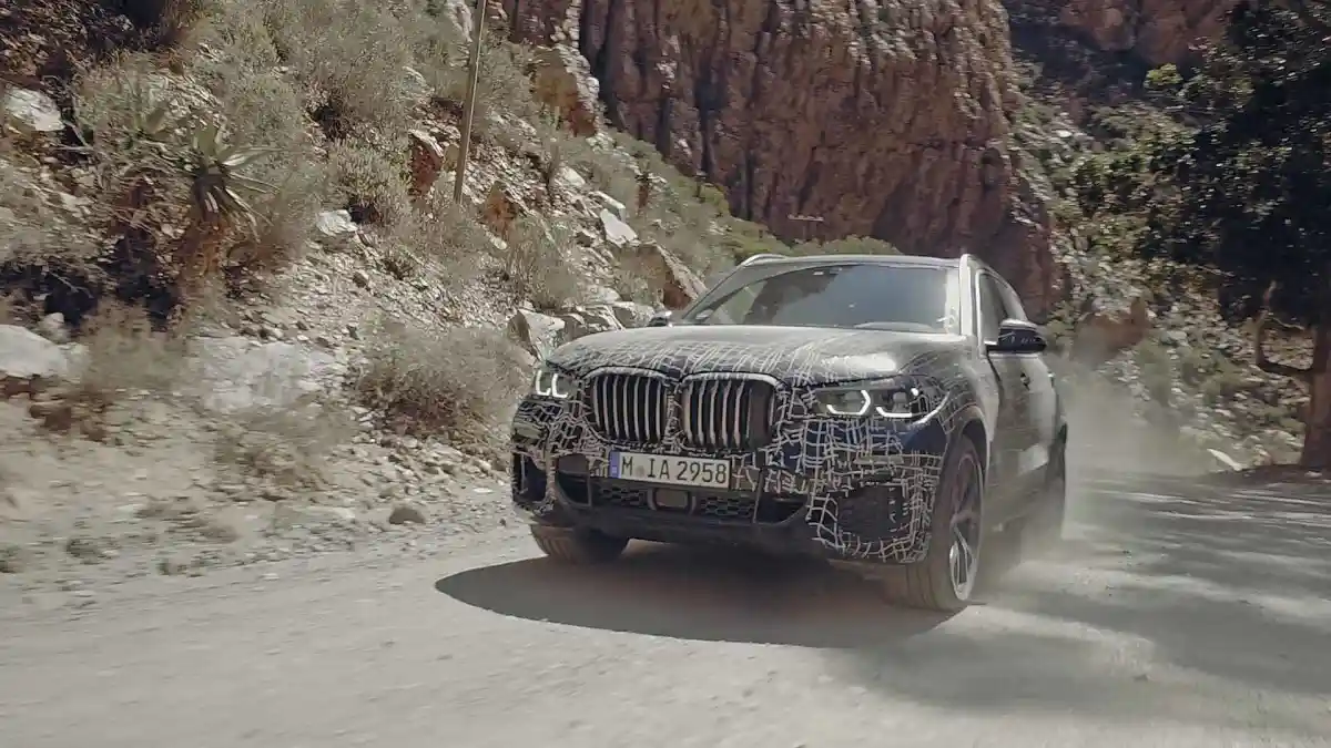 Berita - VIDEO: Teaser BMW X5 Generasi Terbaru Pesaing Mercedes-Benz GLC