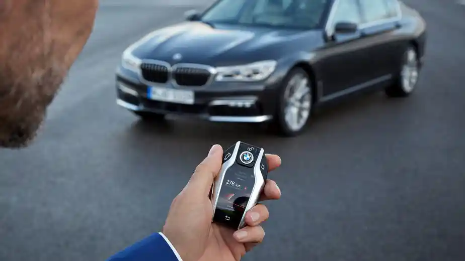 Foto - Beli BMW Bakalan Tak Dapat Anak Kunci? 