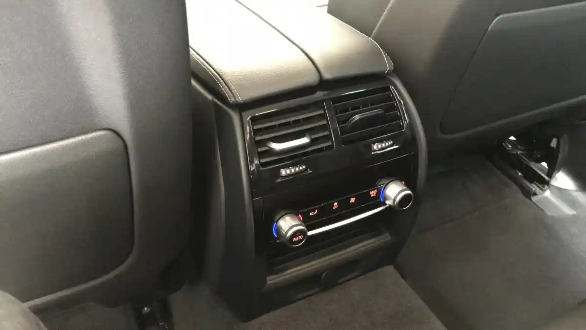 Foto - BMW Recall Ratusan Ribu Seri-3 Karena Rawan Terbakar