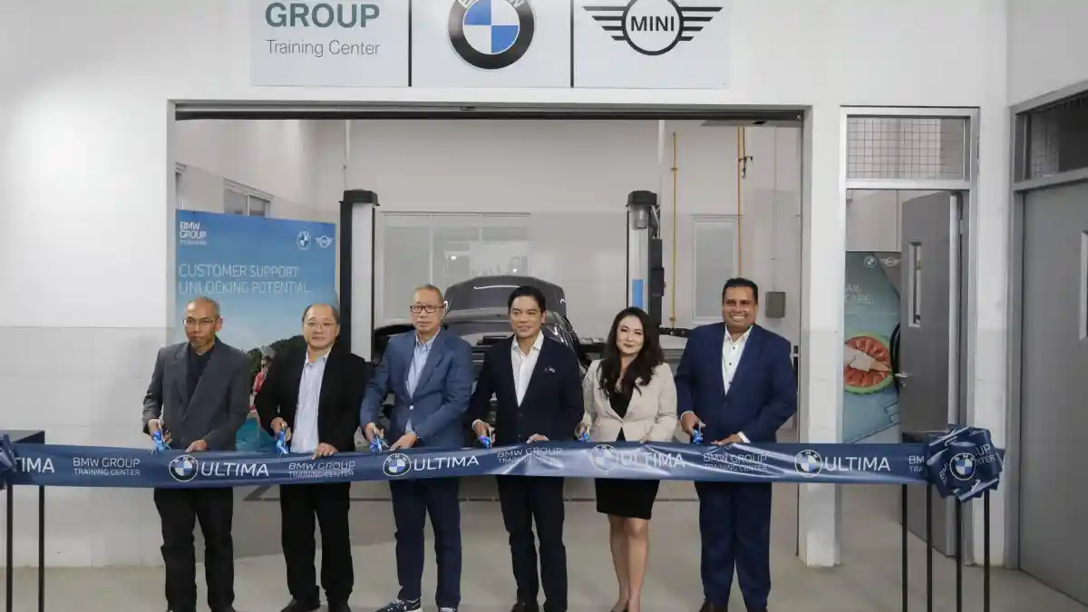 Foto - BMW Kini Punya Training Center Body And Paint Pertama Di Asia Tenggara