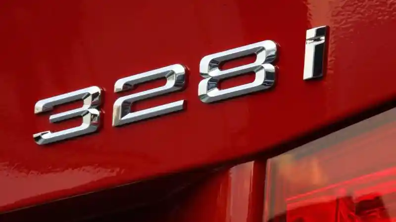 Foto - BMW Bermesin Bensin Bakal Tanggalkan Huruf "i" Di Setiap Variannya