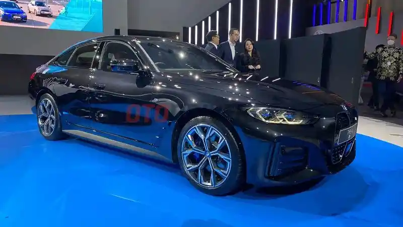 Foto - Daftar Harga BMW Terbaru (Oktober 2022)