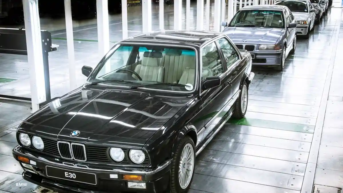 Foto - Sudah Ada 7 Generasi, BMW Seri 3 Eksis 51 Tahun Sebagai Legenda Hidup