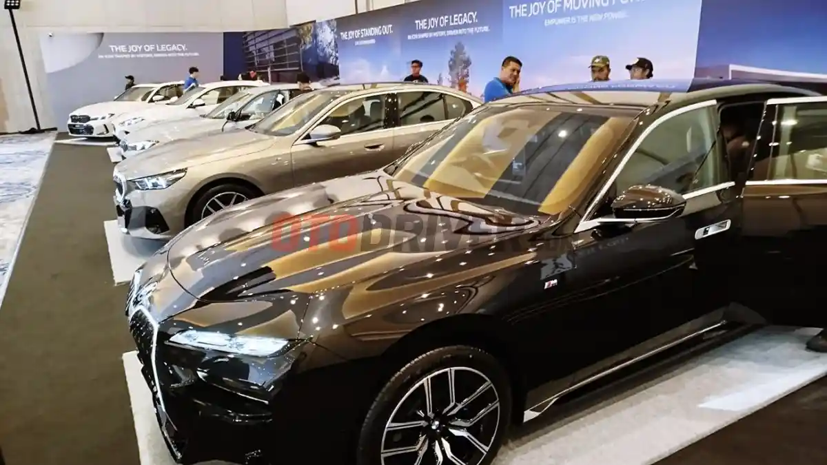 Foto - Akhir Pekan Bersama Festival BMW Group Di JIEXpo Kemayoran