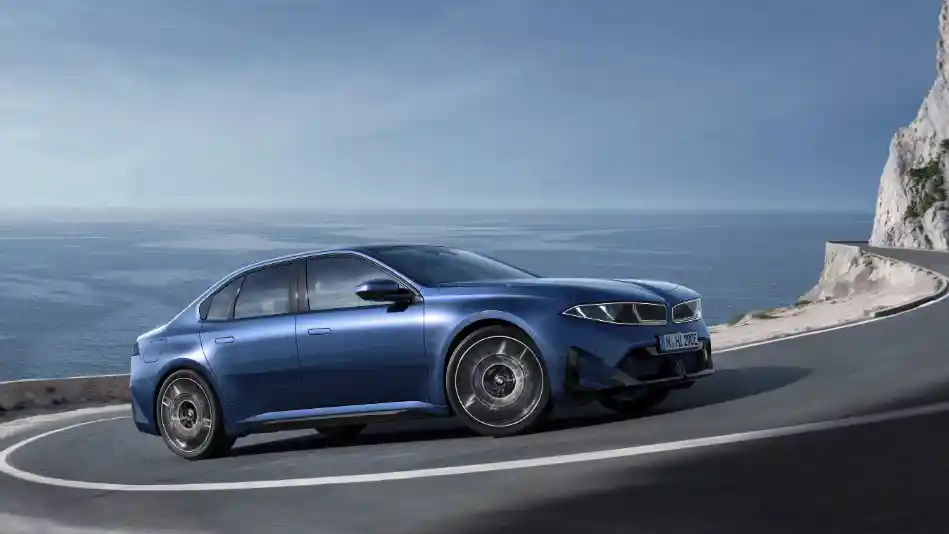 Berita - Ini Dia BMW Seri-3 Generasi Terbaru, Gunakan Penggerak Full Elektrik