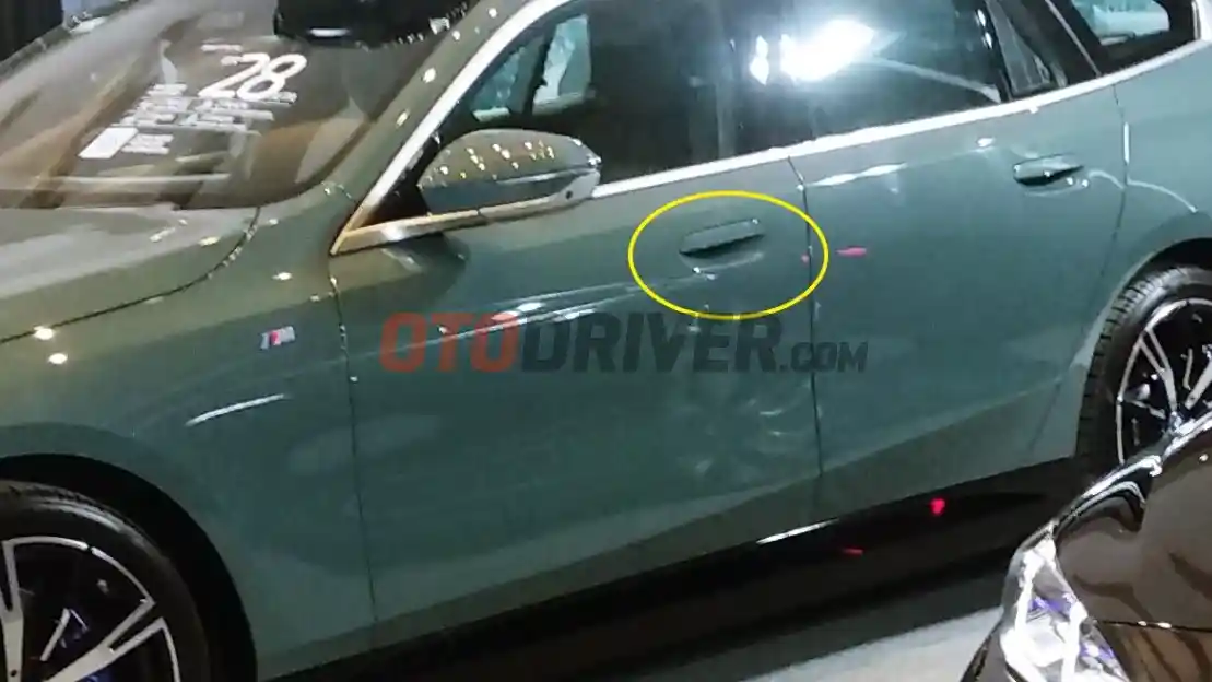 Foto - Tesla Model Y Diganti Sistem Buka Tutup Pintunya