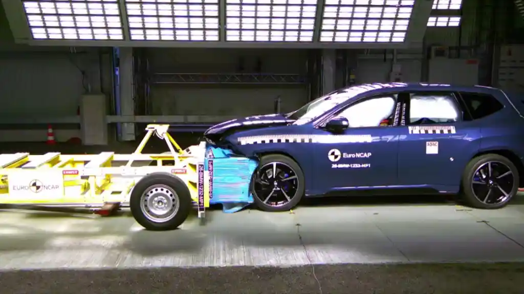 Berita - VIDEO: Crash Test BMW iX3 (Euro NCAP)