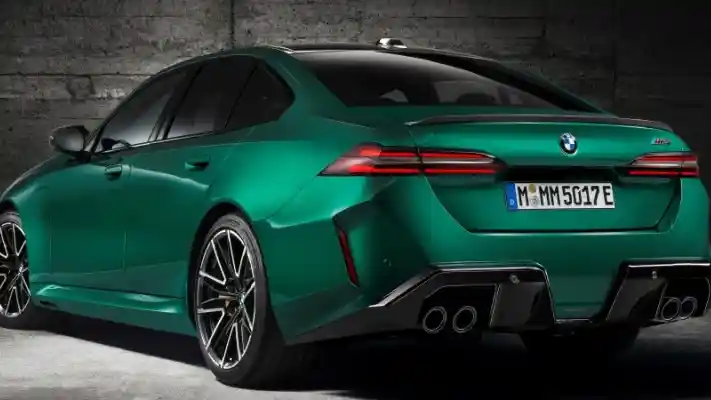 Foto - BMW M5 G90 Resmi Debut Dunia, Bobot Hampir 2,5 Ton