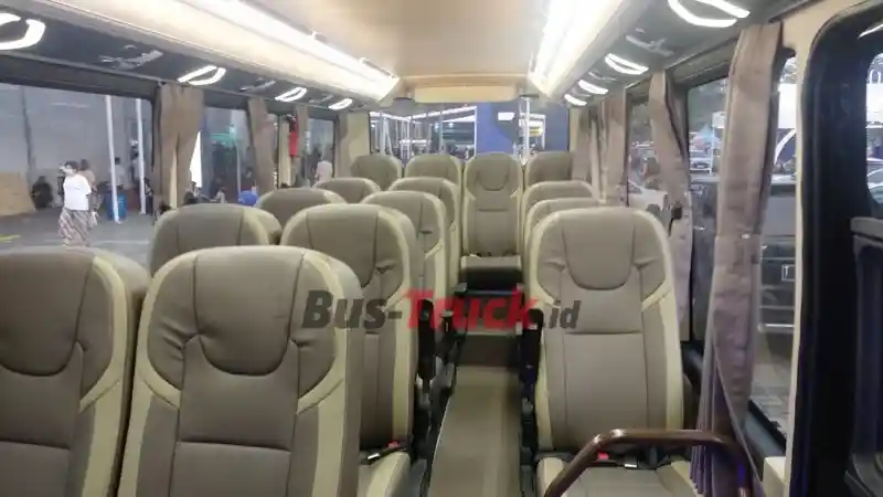 Foto - Inilah Yang Membuat Neo Grantour Jadi Microbus Rasa Medium Bus
