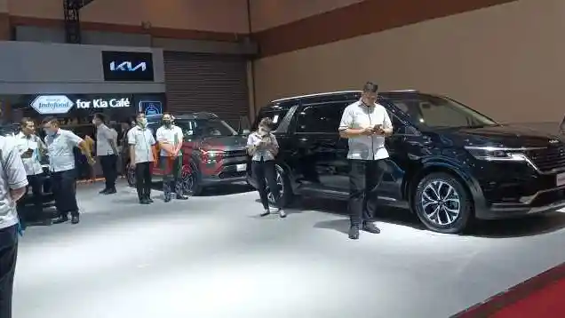 Foto - Kia Bawa Lima Model di GJAW 2023. Ada EV6 GT-Line