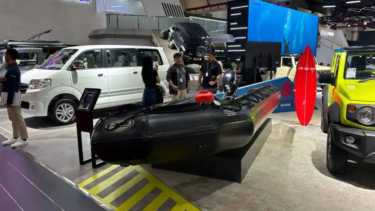 Foto - Tidak Hanya Pajang Mobil, Suzuki Manjakan Pengunjung Dengan Simulasi Offroad VR Hingga Photo Booth