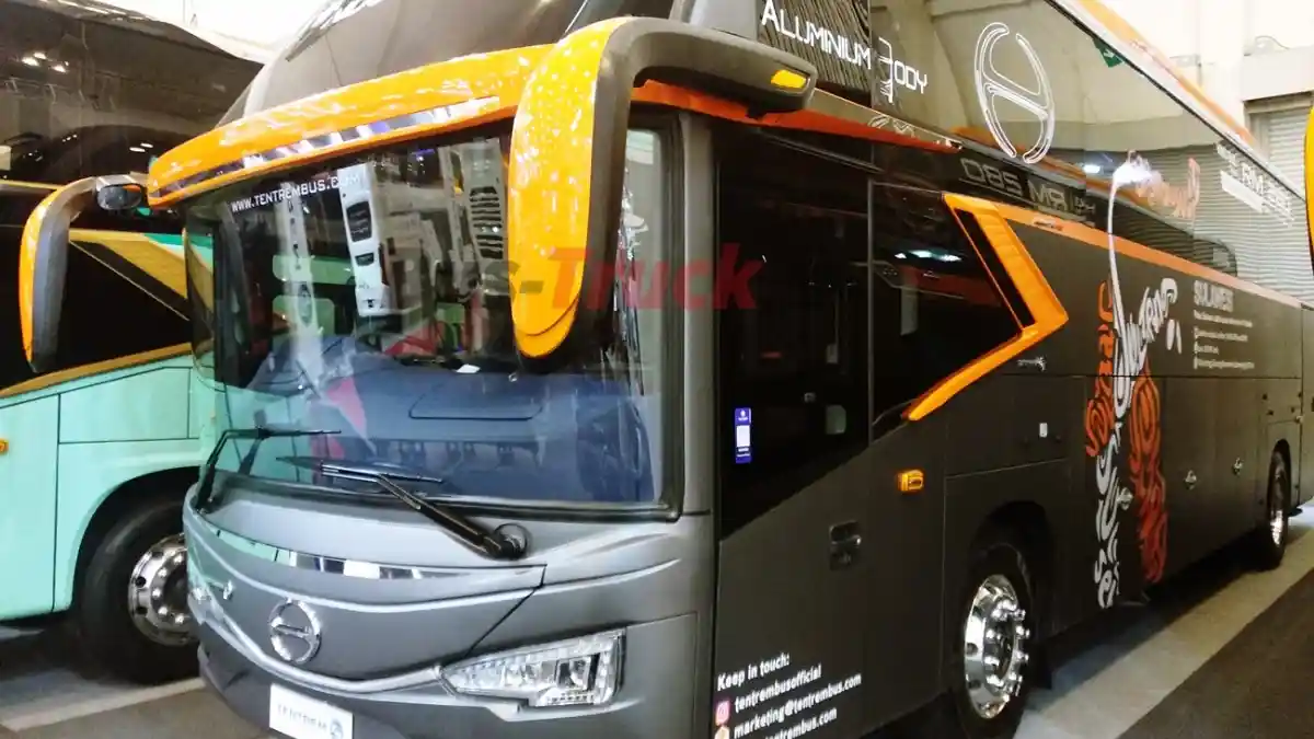 Foto - Hino Seri 300 Capai TKDN 71,85 Persen