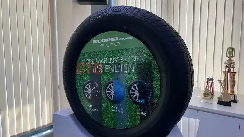 Foto - Bridgestone Siap Pasarkan Ban Khusus Mobil Listrik, Termasuk Untuk Wuling Air EV