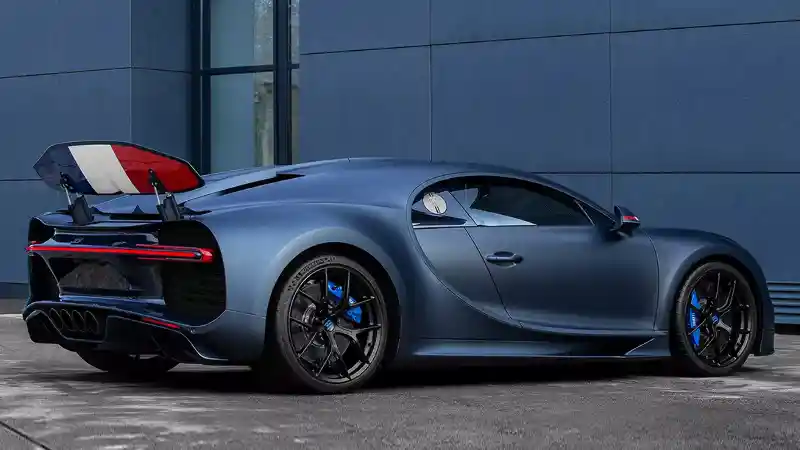 Foto - 20 Unit Chiron Edisi 110 Tahun Bugatti Akan Dirilis