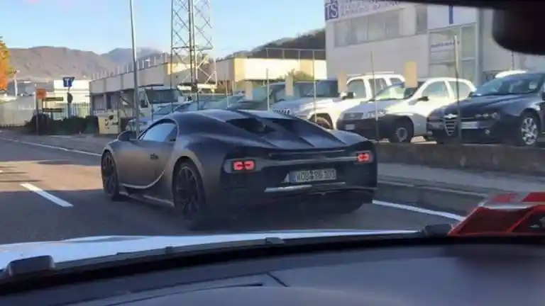 Foto - VIDEO: Penerus Bugatti Veyron Tertangkap Kamera, Tenaga 1.500 HP