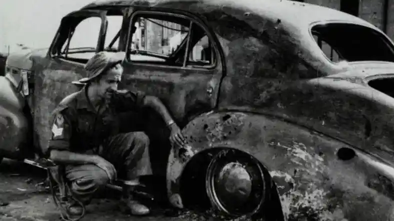 Foto - Ini Mobil Yang Memicu Terjadinya Pertempuran 10 November