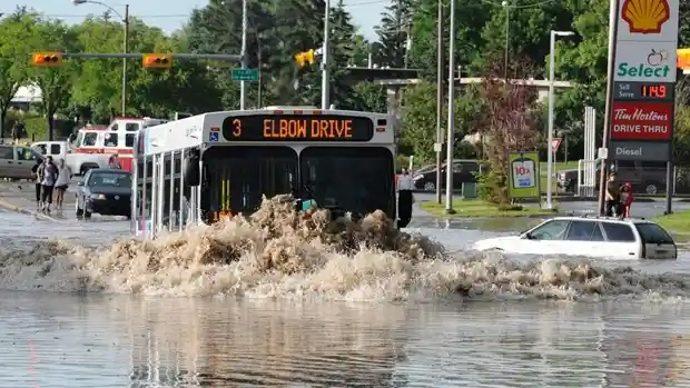 Bus - Bus Listrik, Amankah Melintas Banjir?