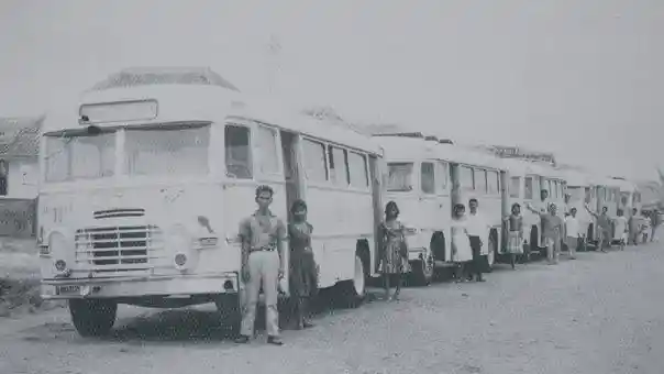 Foto - Masih Ingat Bus Merek Ikarus?