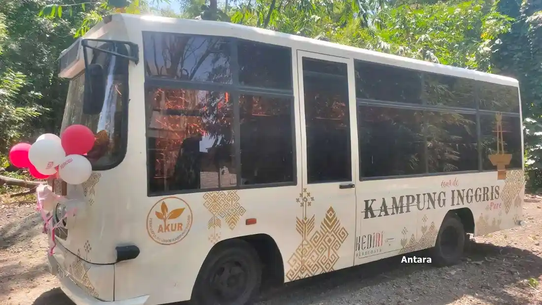 Berita - Kampung Inggris Rilis Bus Wisata