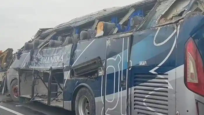 Berita - Lagi-Lagi Sopir Bus Ceroboh, Nyawa Penumpang Melayang 