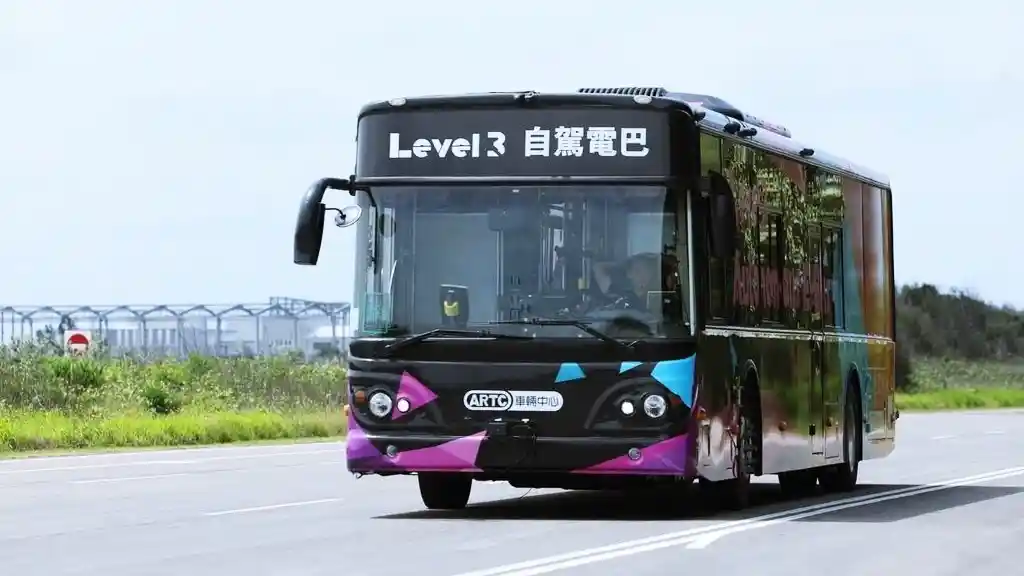 Foto - Taiwan Sudah Bisa Bikin Bus Pintar Level 3, Bisa Menempi Sendiri Kalau Sopir Ngantuk