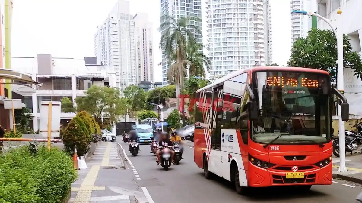 Foto - Rute Bus Blok M-PIK Sudah Beroperasi, Ini Kode Busnya