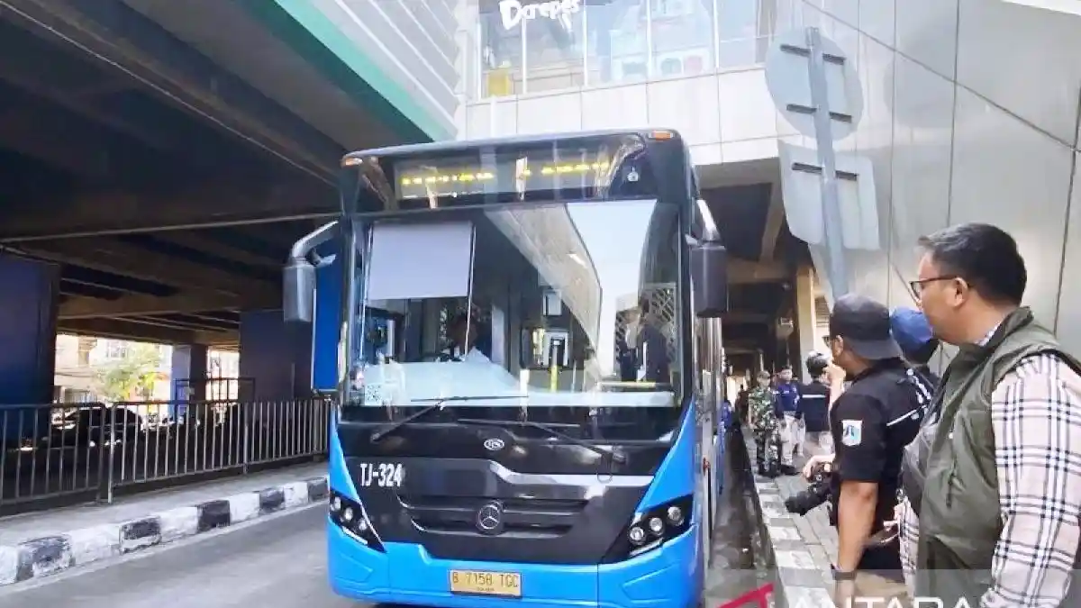 Foto - Rute Baru Transjabodetabek Blok M-Bandara Soekarno Hatta Segera Dibuka