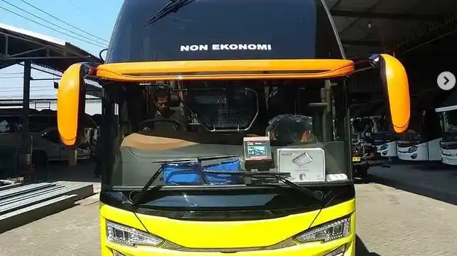 Foto - Bus Baru PO Cahaya Trans Pakai Bodi Avante H8 Flanker Edition, Ada Yang Unik