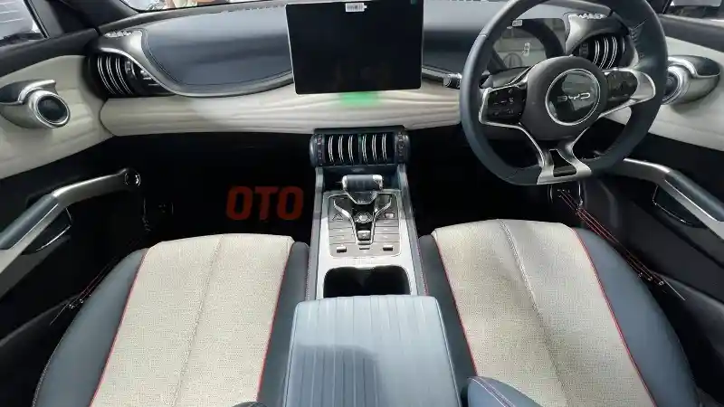 Foto - Interior BYD Atto 3 Terinspirasi Dari Alat Fitness 