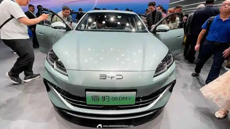 Foto - BYD Seal di Indonesia Tak Kunjung Datang Ke Konsumen, Di China Malah Sudah Seliweran Versi PHEV