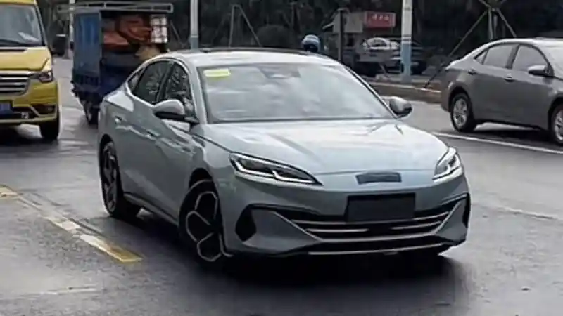 Berita - BYD Seal di Indonesia Tak Kunjung Datang Ke Konsumen, Di China Malah Sudah Seliweran Versi PHEV