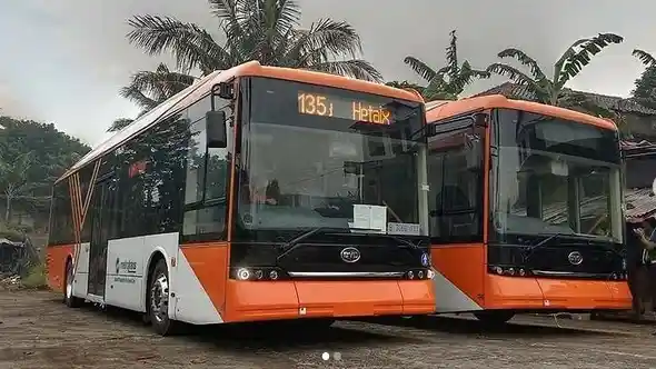 Foto - Ini Penampakan Bus Listrik Baru Metrotrans, Pakai Armada Lower Deck Dari BYD