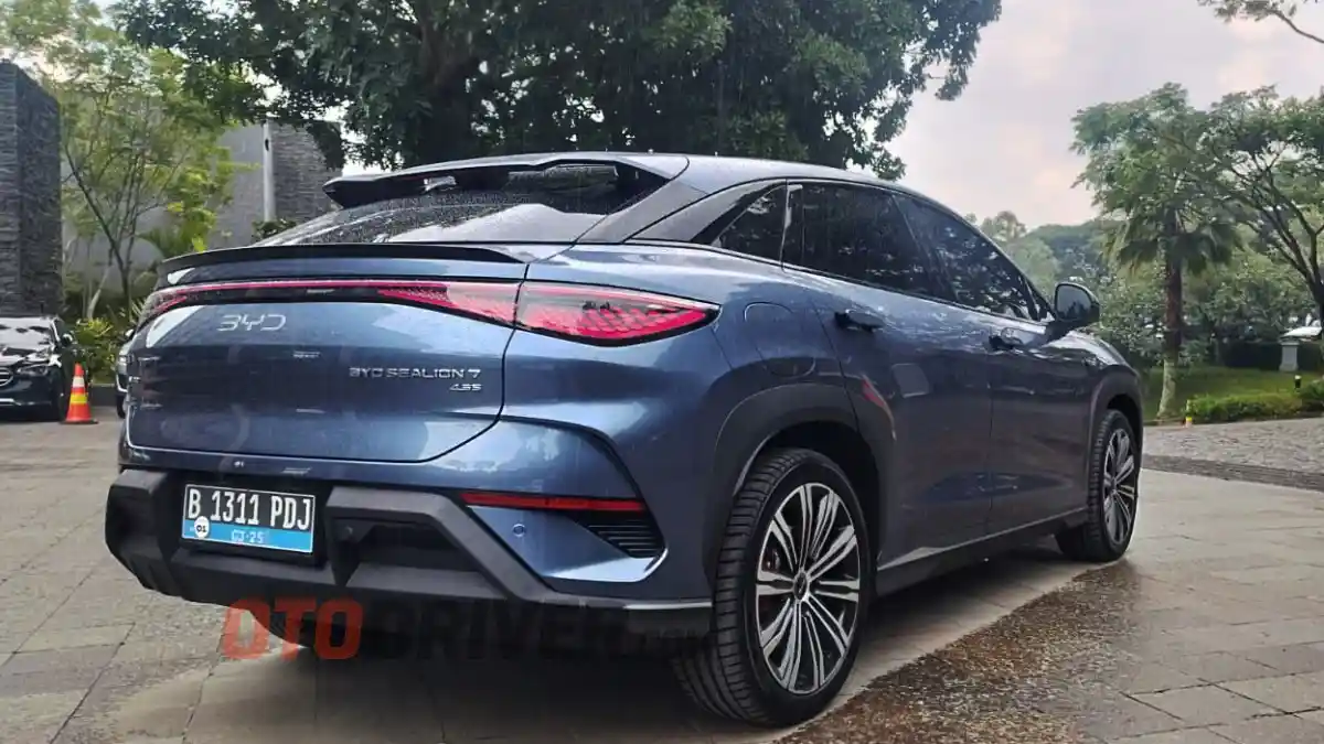 Foto - BYD Sealion 7, SUV Listrik Berbobot 2,7 Ton Nan Sadis