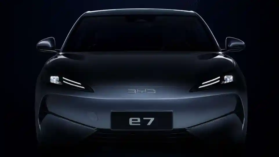 Komparasi - BYD E7 vs Aion ES, Sedan Listrik Terjangkau Begini Perbandingannya